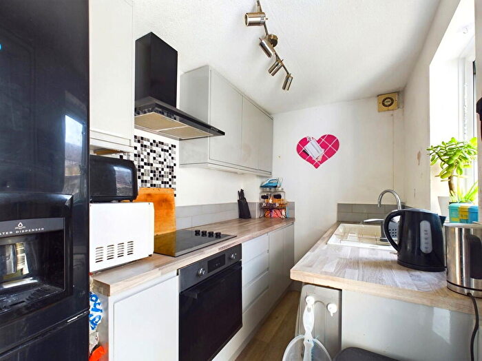 2 Bedroom Terraced House To Rent In Cross Street, Worthing, BN11