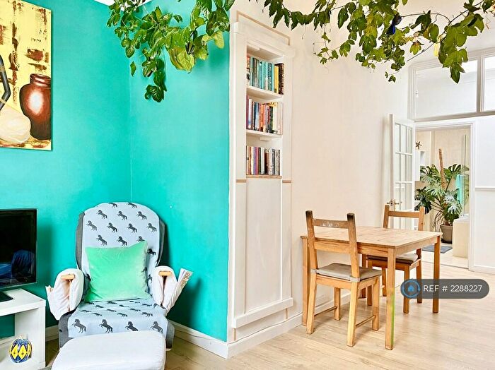 2 Bedroom Flat To Rent In Marine Terrace, Brighton, BN2