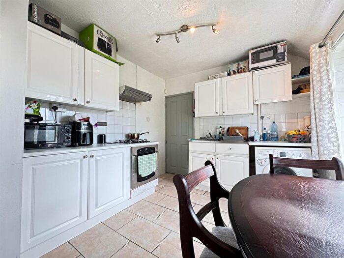 1 Bedroom Flat To Rent In Flamstead Road, Dagenham, RM9