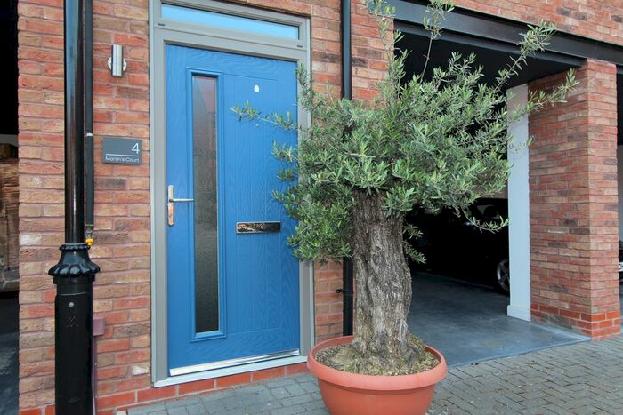 2 Bedroom Detached House To Rent In Martins Court, Fruit Market, Hull, HU1