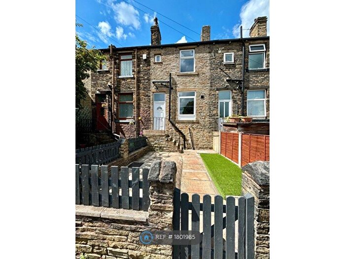 3 Bedroom Terraced House To Rent In Carver Street, Cleckheaton, BD19
