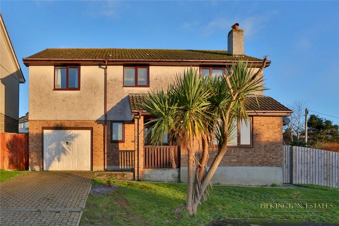 4 Bedroom Country House For Sale In Camperknowle Close, Millbrook, Torpoint, Cornwall, PL10