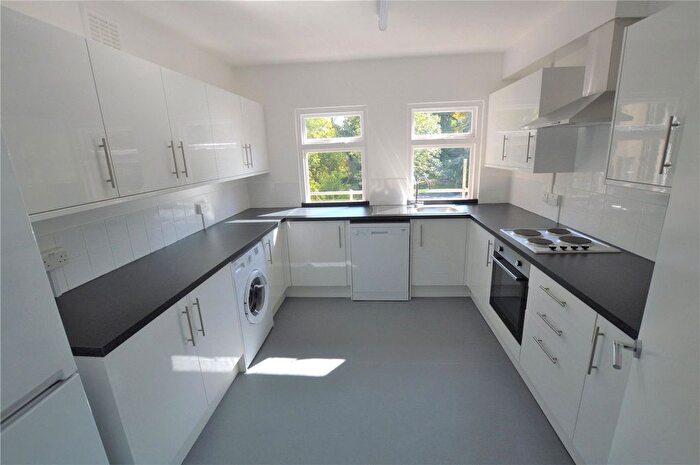 2 Bedroom Flat To Rent In Central Hill, London, SE19