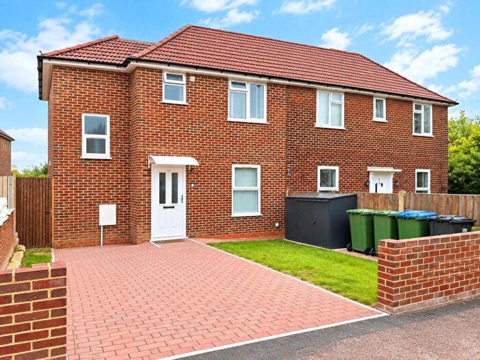 2 Bedroom End Of Terrace House For Sale In Langbrook Road, London, SE3
