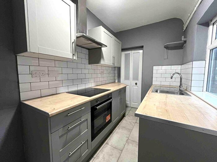 4 Bedroom House To Rent In Brunner Avenue, NG20