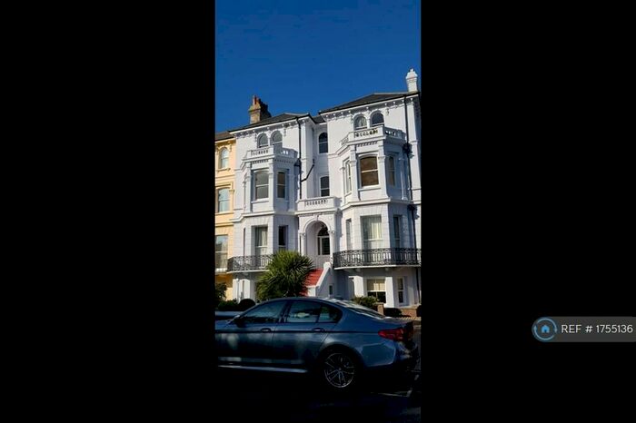 1 Bedroom Flat To Rent In Cotswold Court, Eastbourne, BN21