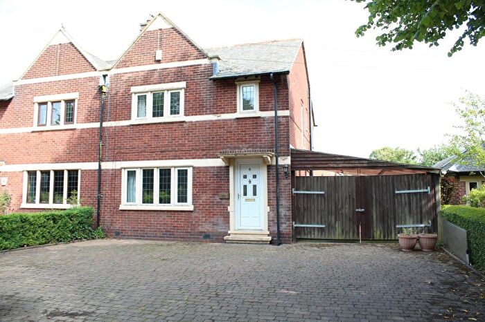 3 Bedroom Semi-Detached House For Sale In Derby Road, Alfreton, Derbyshire., DE55