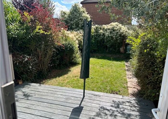 4 Bedroom Terraced House To Rent In Burrow Road, IG7