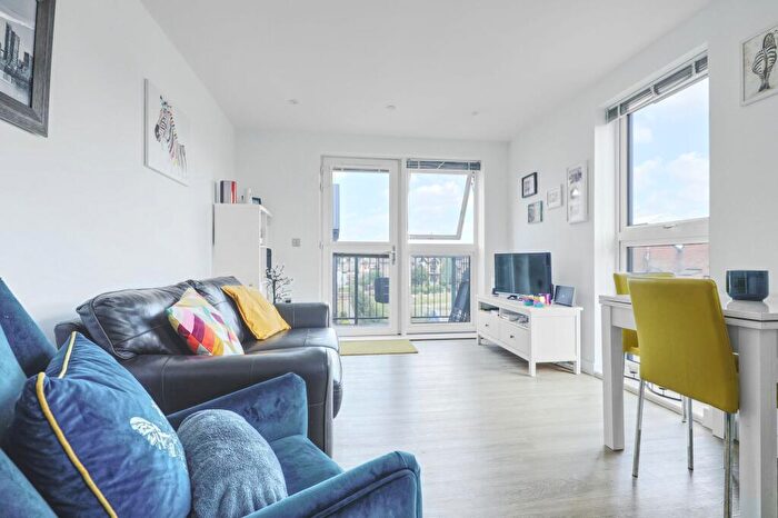 2 Bedroom Apartment For Sale In Navigation Drive, Ware, SG12