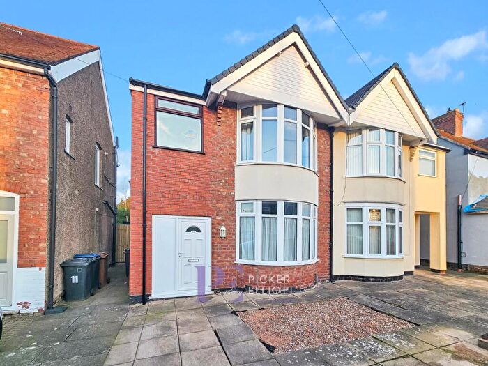 3 Bedroom Semi-Detached House To Rent In Beaumont Avenue, Hinckley, LE10