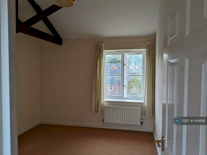 1 Bedroom Flat To Rent In Junction Road, Andover, SP10