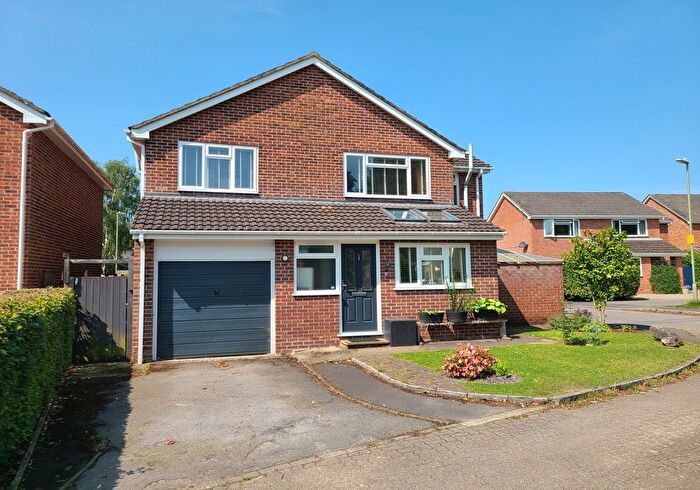 4 Bedroom Detached House For Sale In Poplar Drive, Southampton, SO40