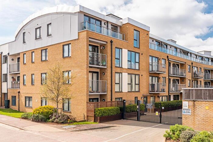 1 Bedroom Apartment For Sale In Smeaton Court, Hertford, SG13