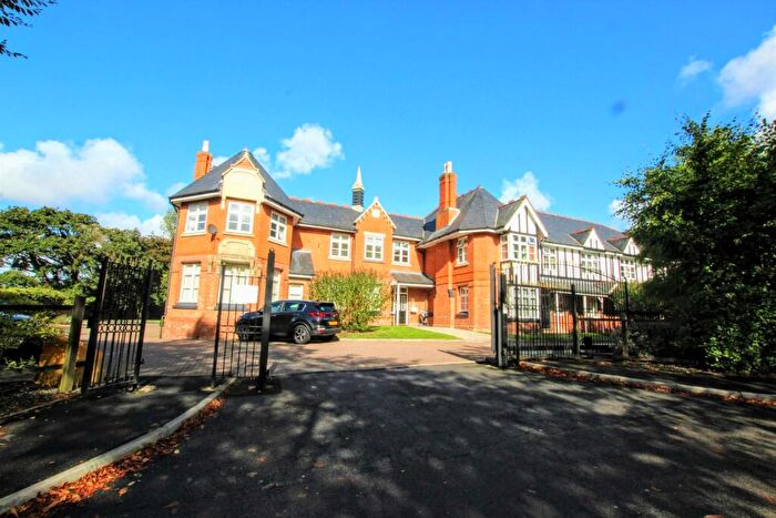 2 Bedroom Apartment To Rent In Cedar Court, Knowsley Village, L34