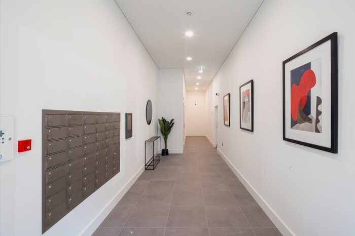 1 Bedroom Flat To Rent In Gartons Way, London, SW11