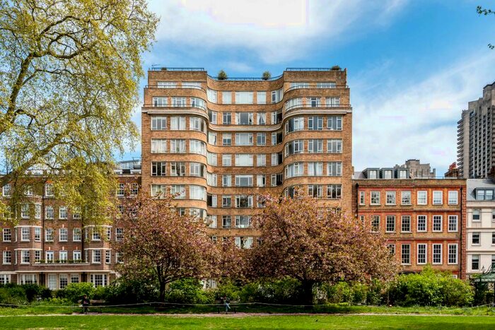 Studio To Rent In Florin Court, Charterhouse Square, Clerkenwell, London, EC1M