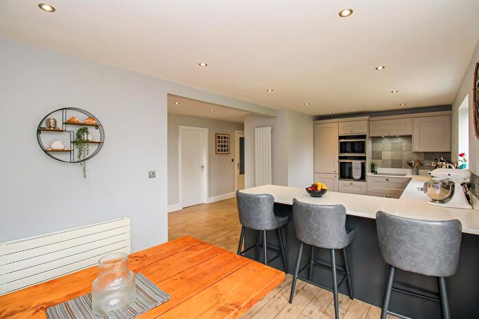 4 Bedroom Detached House For Sale In Haldane Close, Brierley, Barnsley, S72