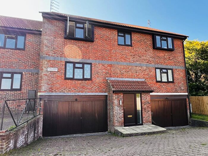 1 Bedroom Apartment To Rent In Court, Greenway, Eastbourne, BN20