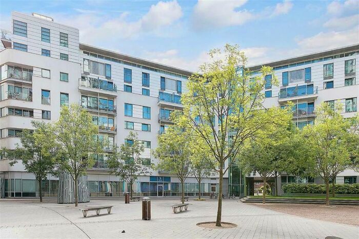 1 Bedroom Flat To Rent In Empire Square South, Empire Square, London, SE1