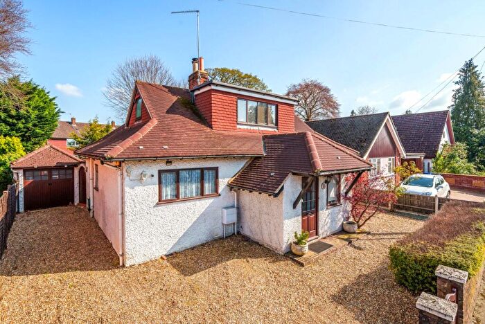 3 Bedroom Bungalow To Rent In Church Road, Byfleet, KT14