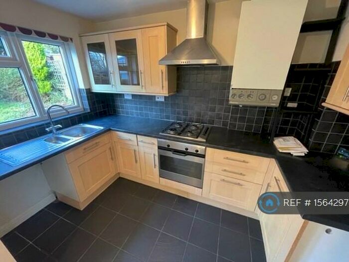 3 Bedroom Semi-Detached House To Rent In Jasmine Close, Nottingham, NG9