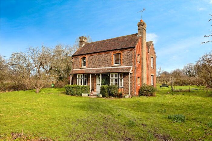 3 Bedroom Detached House For Sale In Mile Oak Road, Paddock Wood, Tonbridge, Kent, TN12