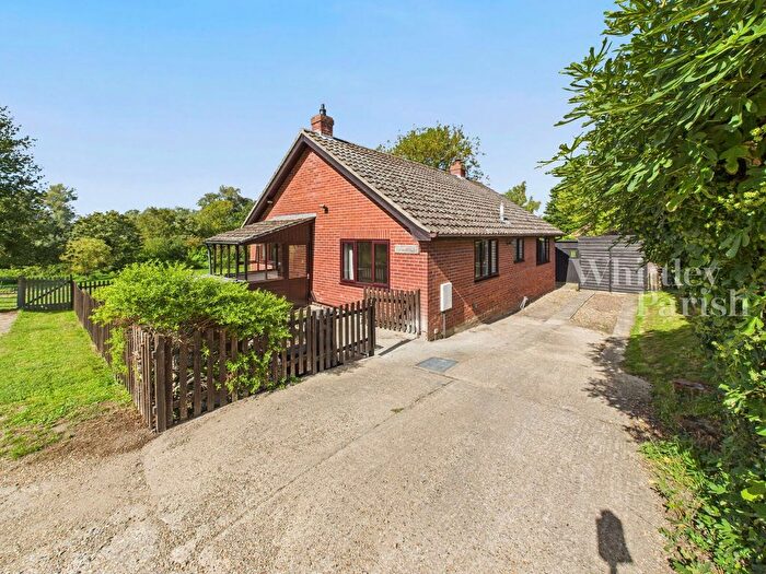 2 Bedroom Bungalow For Sale In The Street, Rickinghall, IP22