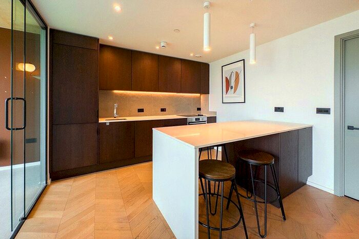 2 Bedroom Apartment To Rent In Spinners Way, Manchester, M15