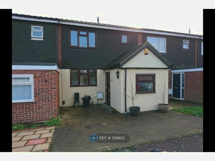 3 Bedroom Terraced House To Rent In Hamilton Drive, Romford RM3