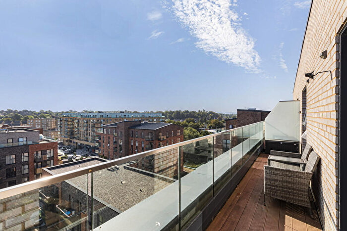 2 Bedroom Penthouse For Sale In James Smith Court, Dartford, DA1