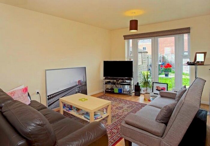 3 Bedroom End Of Terrace House For Sale In Padbury Drive, Banbury, OX16