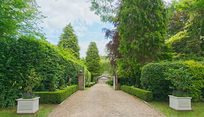 6 Bedroom Detached House For Sale In Ferry Lane, Marlow, SL7
