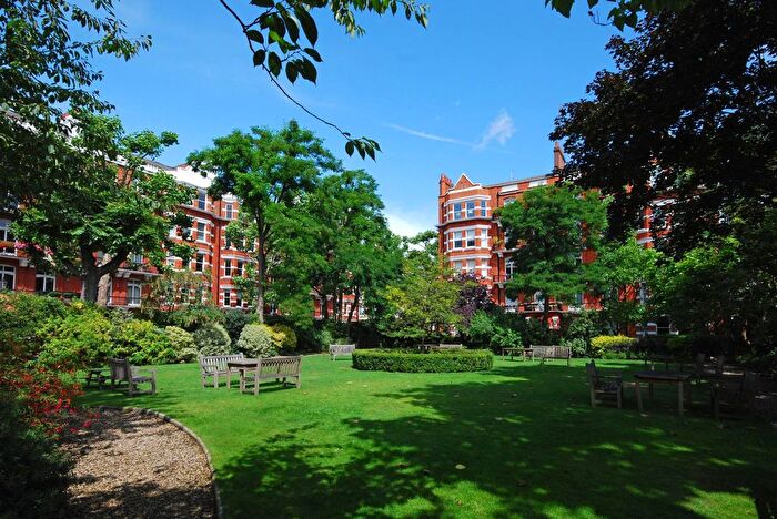 2 Bedroom Flat To Rent In Kensington Mansions, Earls Court, London, SW5