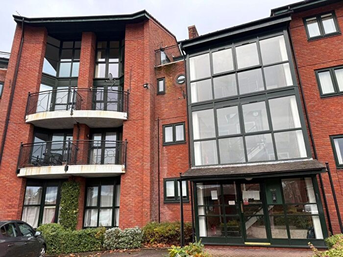 2 Bedroom Flat For Sale In Priory Wharf, Birkenhead, Merseyside, CH41