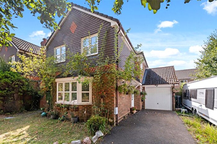 3 Bedroom Detached House For Sale In Culvercroft, Binfield, Bracknell, Berkshire, RG42