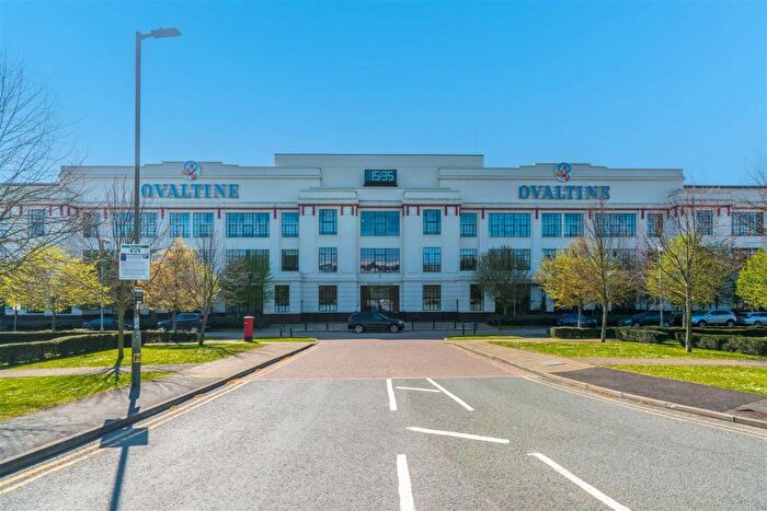 2 Bedroom Flat To Rent In Ovaltine Drive, Kings Langley, Hertfordshire, WD4