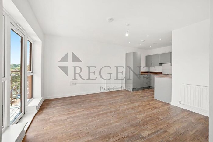 2 Bedroom Apartment To Rent In Scarlet House, Wallington, SM6