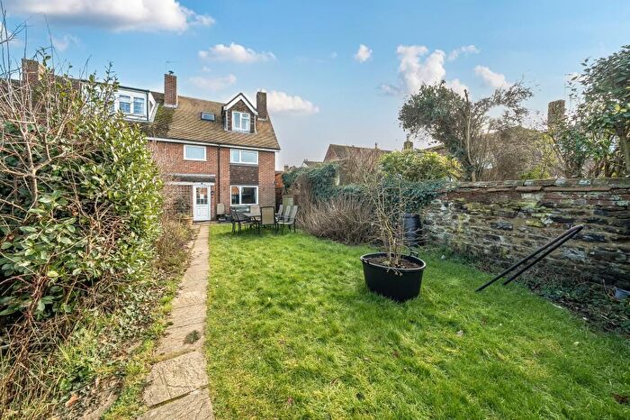 4 Bedroom End Terrace House For Sale In Windmill Street, Brill, Buckinghamshire, HP18