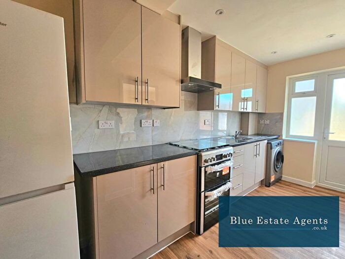 3 Bedroom Terraced House To Rent In Stanley Road, Southall, UB1
