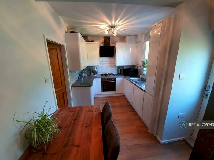 2 Bedroom End Of Terrace House To Rent In Everingham Road, Sheffield, S5