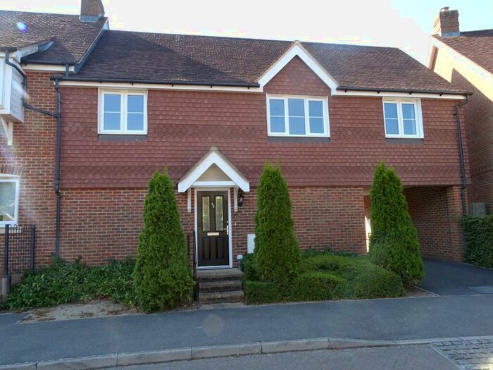 1 Bedroom Flat To Rent In Barncroft Drive, Lindfield, RH16