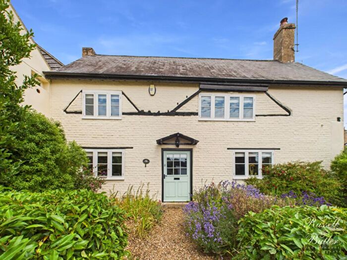 4 Bedroom Cottage For Sale In Main Street, Maids Moreton, MK18