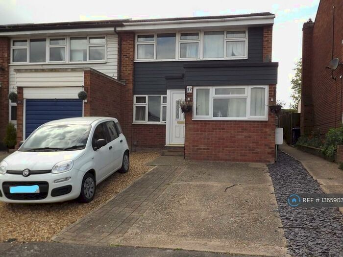 3 Bedroom End Of Terrace House To Rent In Jeffrey Close, Royston, SG8