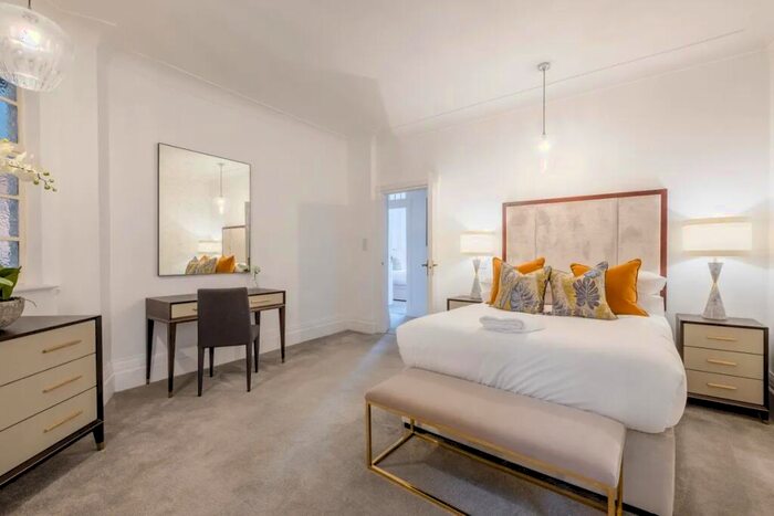 3 Bedroom Flat To Rent In Strathmore Court, Park Road, St Johns Wood, NW8