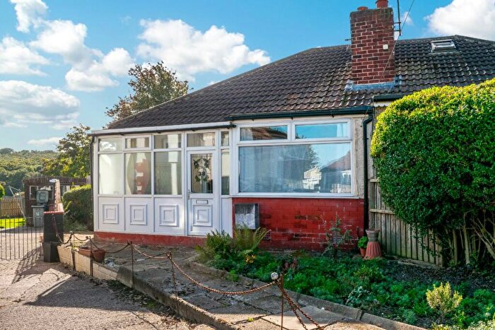 1 Bedroom Bungalow For Sale In Southleigh Drive, Leeds, LS11