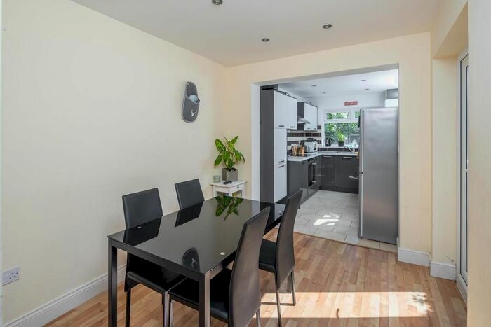 4 Bedroom Semi Detached House To Rent In Hazel Mews, Ebbsfleet Valley, Swanscombe, DA10