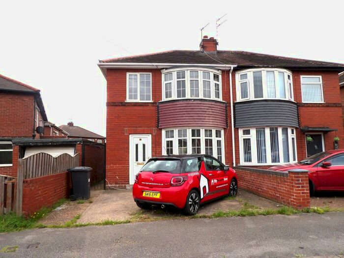 3 Bedroom Semi-Detached House To Rent In Drake Road, Doncaster, DN2