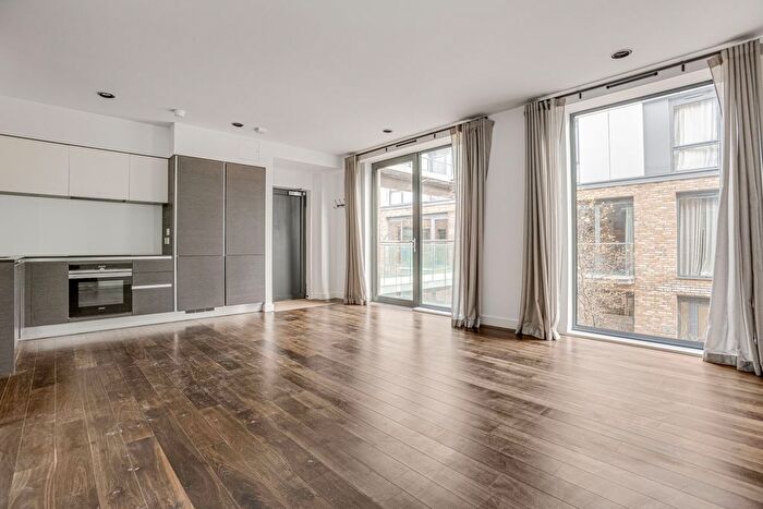 2 Bedroom Flat To Rent In Porteus Place, Clapham Town, SW4