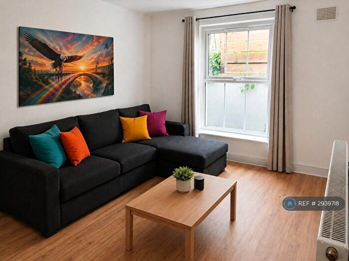 1 Bedroom Flat To Rent In Woodhill, London, SE18