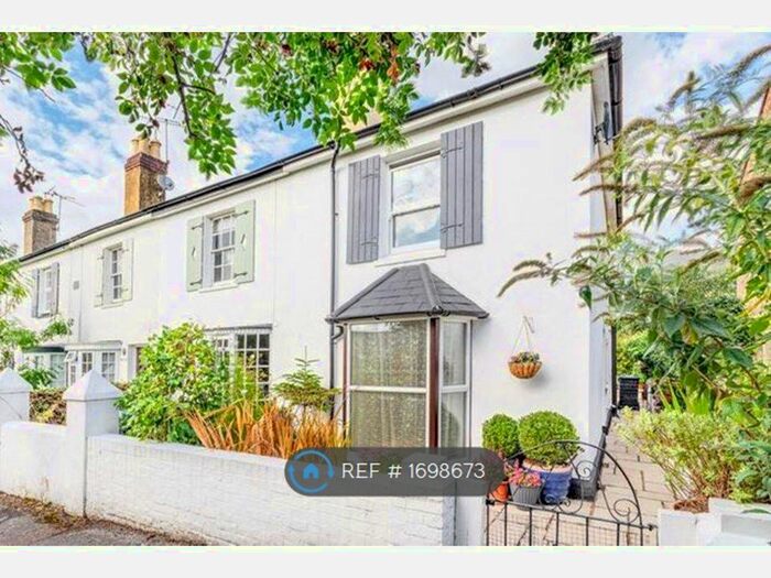 2 Bedroom End Of Terrace House To Rent In Church Walk, Leatherhead, KT22